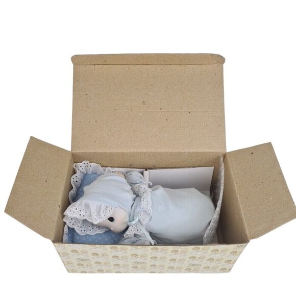 Precious Moments 429570 Blue Sleeping Baby Action Musical Tune Brahm Lullaby - Picture 1 of 6